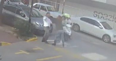 Sokak ortasında kadına şiddete taksiciden müdahale