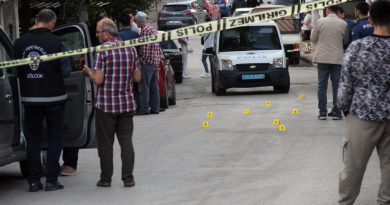 Sokak ortasında silahlı bıçaklı kavga: 1 ölü, 3 yaralı