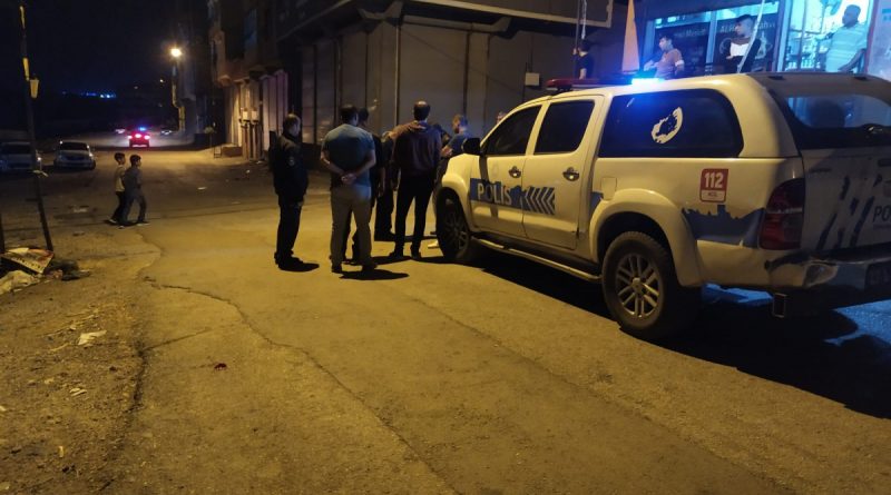 Sokakta karşılaşan iki grup birbirine kurşun yağdırdı: 1 ölü, 3 yaralı