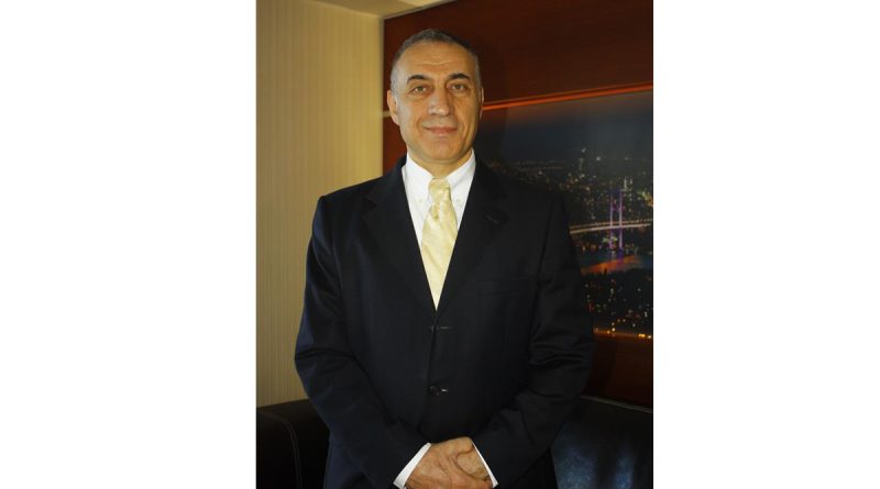 Sorbonne profesyoneller için Türkiye'ye geliyor