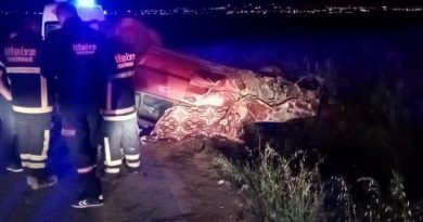 Taklalar atan otomobil hurdaya döndü: 1 ölü