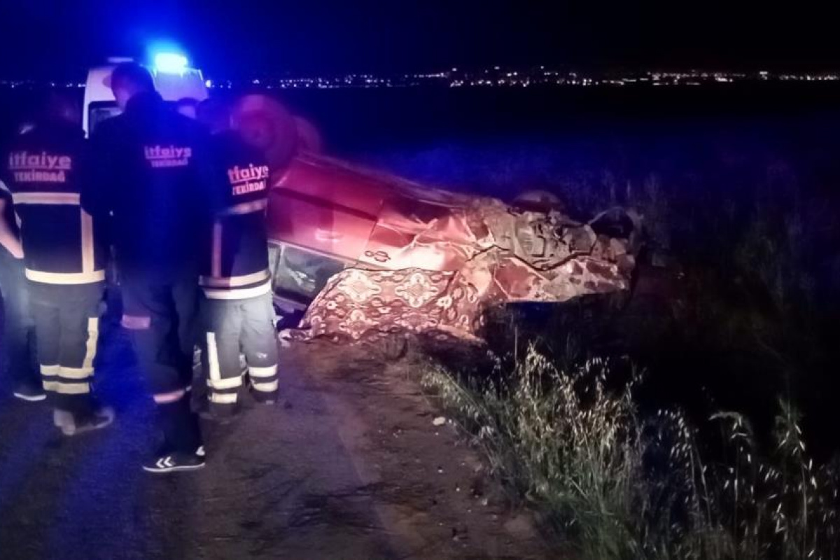 Taklalar atan otomobil hurdaya döndü: 1 ölü