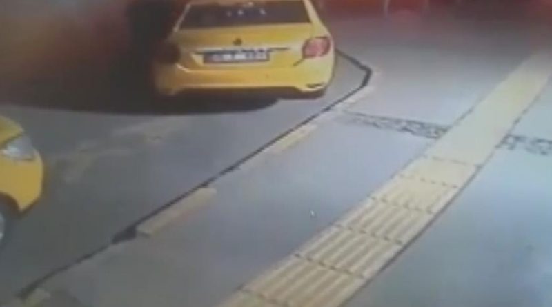 Taksiyi kaçırdı, 5 araca çarptı: 2 yaralı