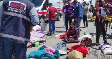 Tarım işçilerini taşıyan kamyonet devrildi: 8’i ağır 15 yaralı