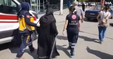 Tedavi sırasında vücudunda kene olduğu fark edildi