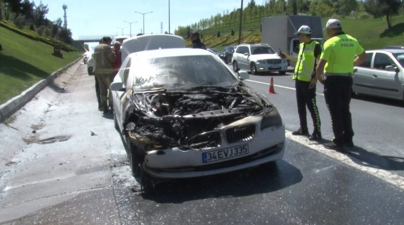 TEM Otoyolu’nda araç alevlere teslim oldu