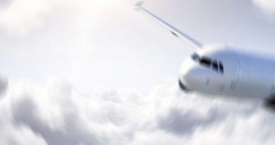 THY uçağına yıldırım çarptı !