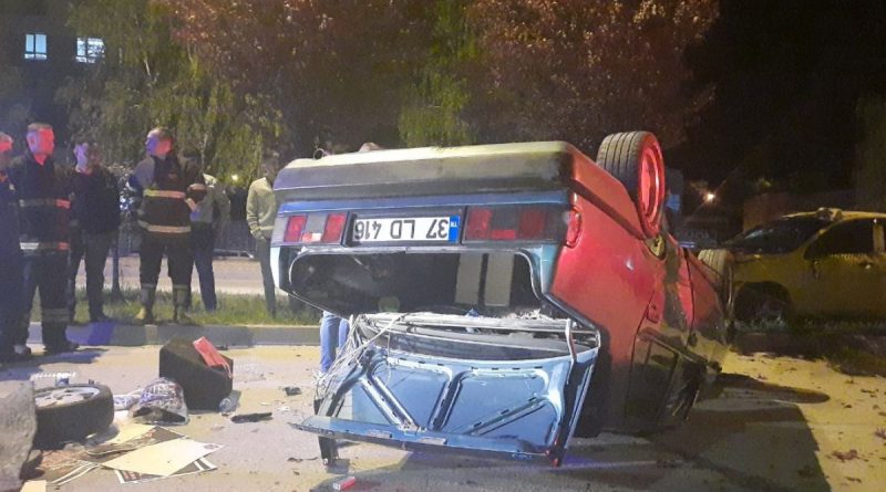 Ticari taksi ile çarpışan otomobil takla attı: 1 yaralı
