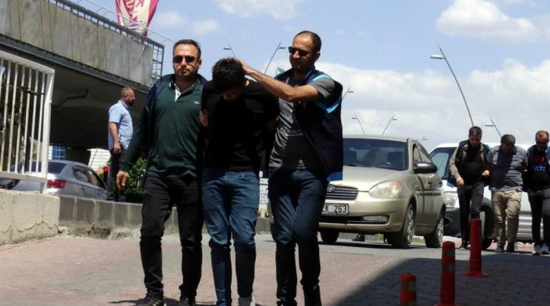 Ticari taksi şoförünü öldüren şahıs ve babası adliyeye sevk edildi