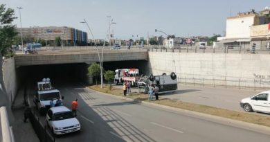 Toplu taşıma aracı alt geçide düştü