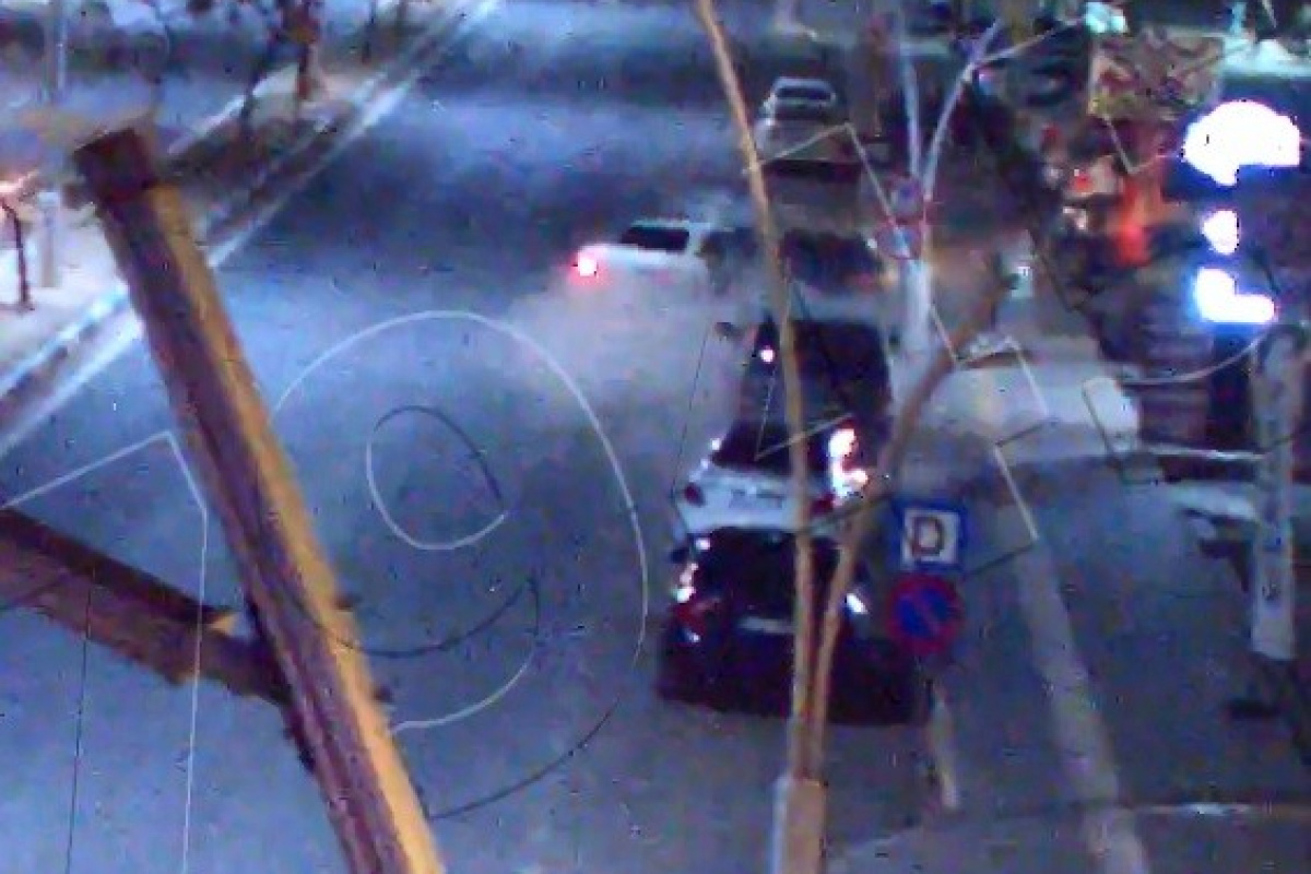 Tunceli'de otomobil park halindeki araçları biçti