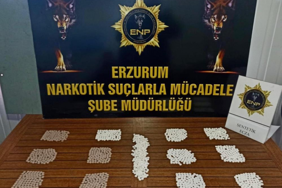 Uluslararası yolcu otobüsünde kırmızı reçeteli hap ele geçirildi