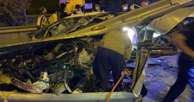 Ümraniye’de feci kaza: Bariyerlere ok gibi saplandı