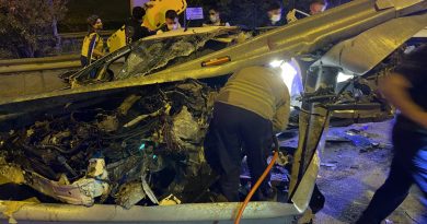 Ümraniye’de feci kaza: Bariyerlere ok gibi saplandı