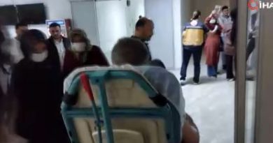 Üniversite öğrencisi genç, annesiyle tartışan babasını bıçakladı