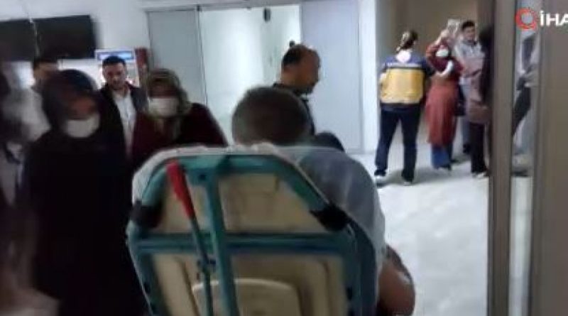 Üniversite öğrencisi genç, annesiyle tartışan babasını bıçakladı