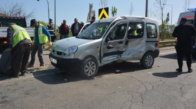 Ünlü oyuncunun kız kardeşi ve babası kaza yaptı: Kazada 3 kişi hafif yaralandı