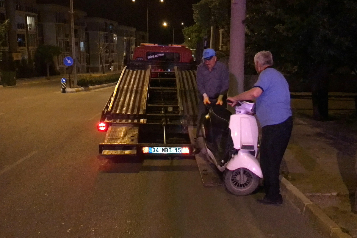 Uzunköprü’de elektrik direğine çarpan motosiklet sürücüsü yaralandı