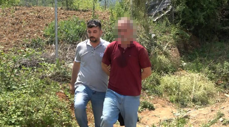 Yakalanacağını anlayınca polise kurşun yağdırdı