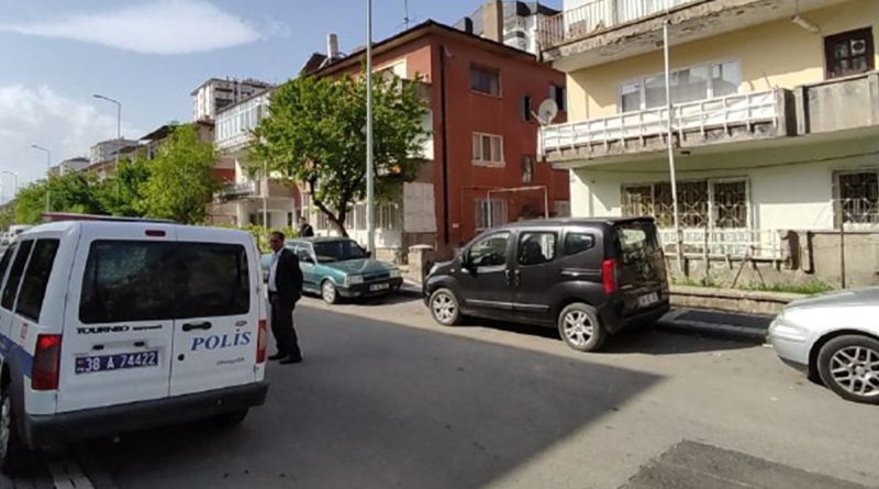 Yalnız yaşayan yaşlı adam evinde ölü bulundu