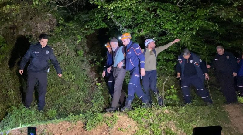 Yaşlı adam kolundaki akıllı saat sayesinde bulundu