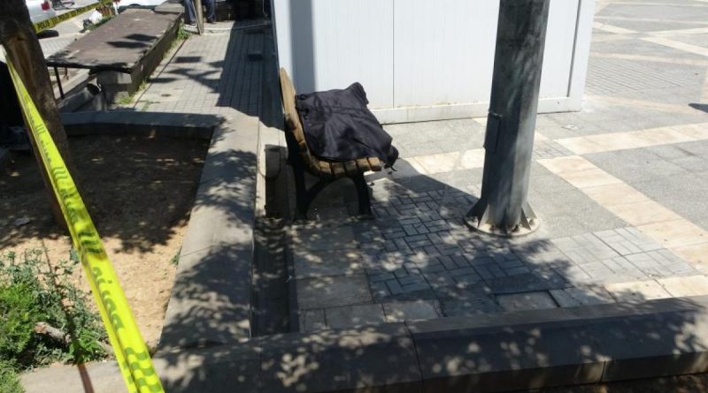 Yattığı bankta ölü bulundu