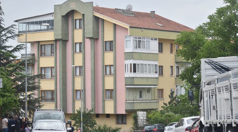 Yazıcıoğlu’nun korumalığını yapan Yıldız, kendi aracının altında kalarak hayatını kaybetti