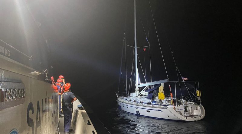 Yelkenli tekne ile İtalya'ya kaçmak isterken yakalandılar