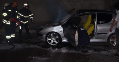 Yeni aldığı otomobili seyir halindeyken yandı