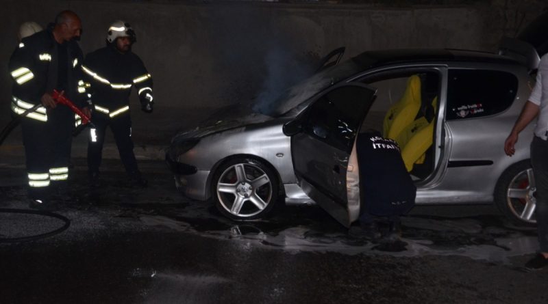 Yeni aldığı otomobili seyir halindeyken yandı