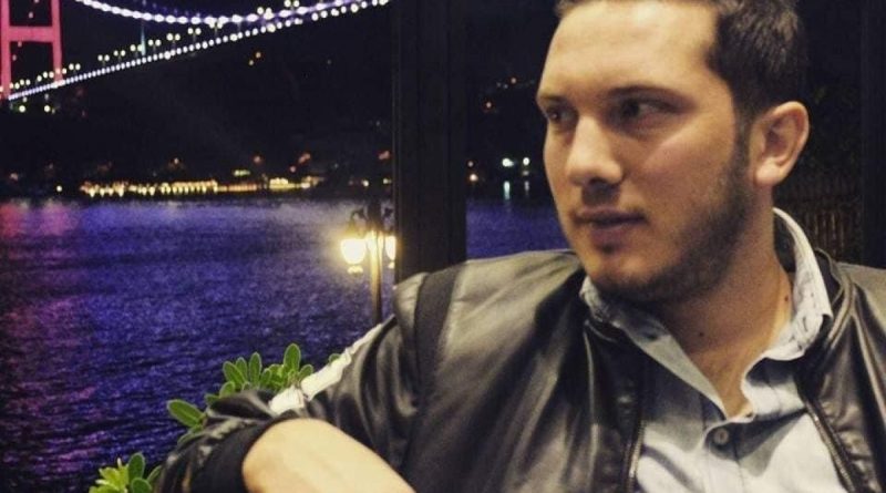 Yolda yürüyen bekçiyi ve amcasını vurdu ardından intihar etti