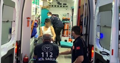 Yolda yürüyen genç bacağından bıçaklandı