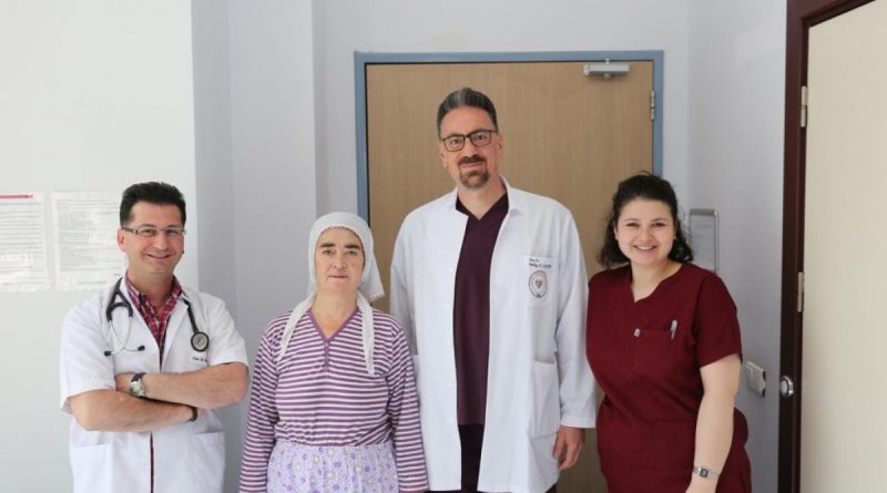 Yorgunluk ve iştahsızlık şikayetleri olan hastanın belinden 16 cm’lik kitle çıktı