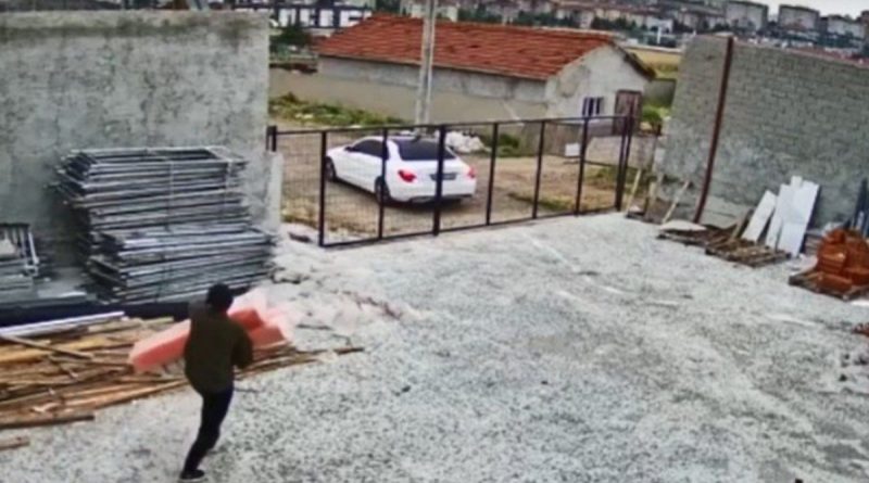 1 milyon TL’lik çalıntı lüks otomobil jandarma tarafından bulundu