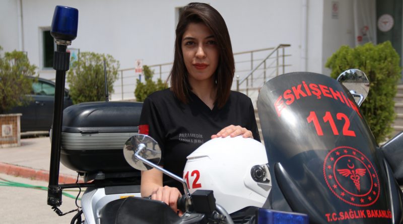 112’nin tek motosikletli kadın ATT’si 4 yıldır görevinin başında