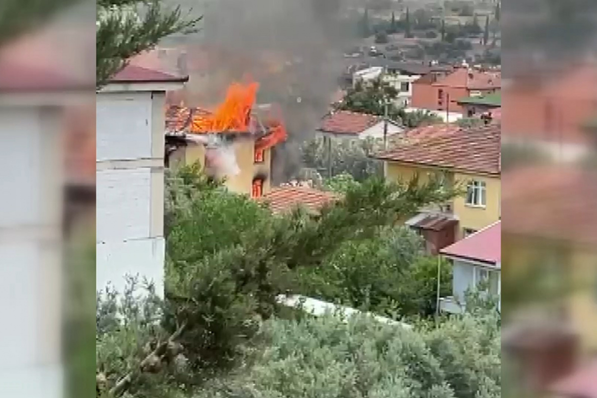 3 katlı bina küle döndü