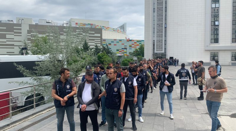 6 ilde uyuşturucu çetelerine Süpürme Operasyonu: 66 gözaltı