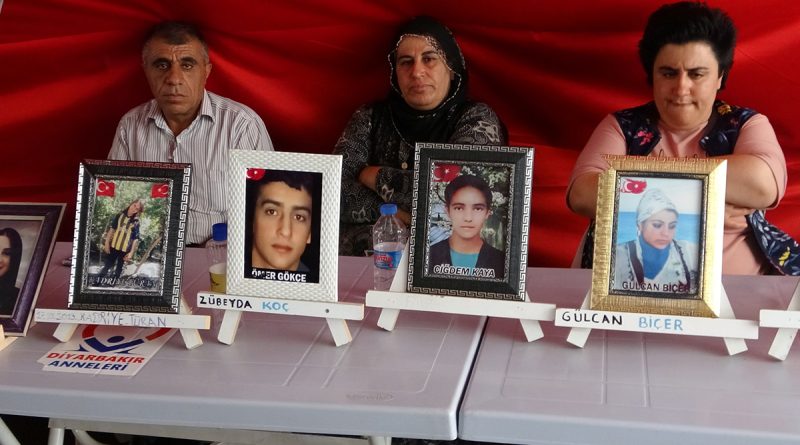 Aileler direniyor, evlatlar HDP’den isteniliyor