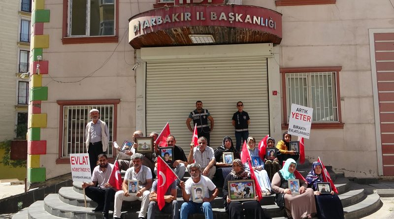 Ailelerin evlat nöbeti bin 32'nci gününde