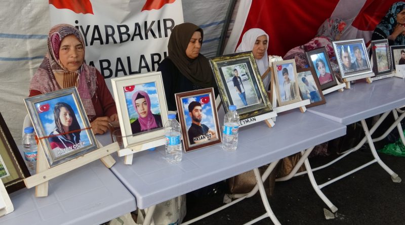 Ailelerin evlat nöbeti bin 4'üncü gününde