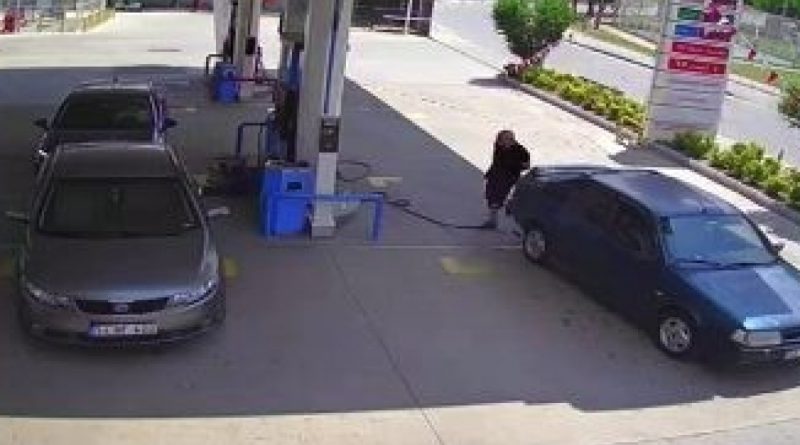 Akaryakıt istasyonunda görünmez kaza