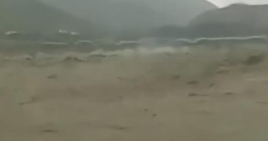 Akyurt'taki sel sırasında bir ailenin otomobil içindeki panik halleri kameraya yansıdı
