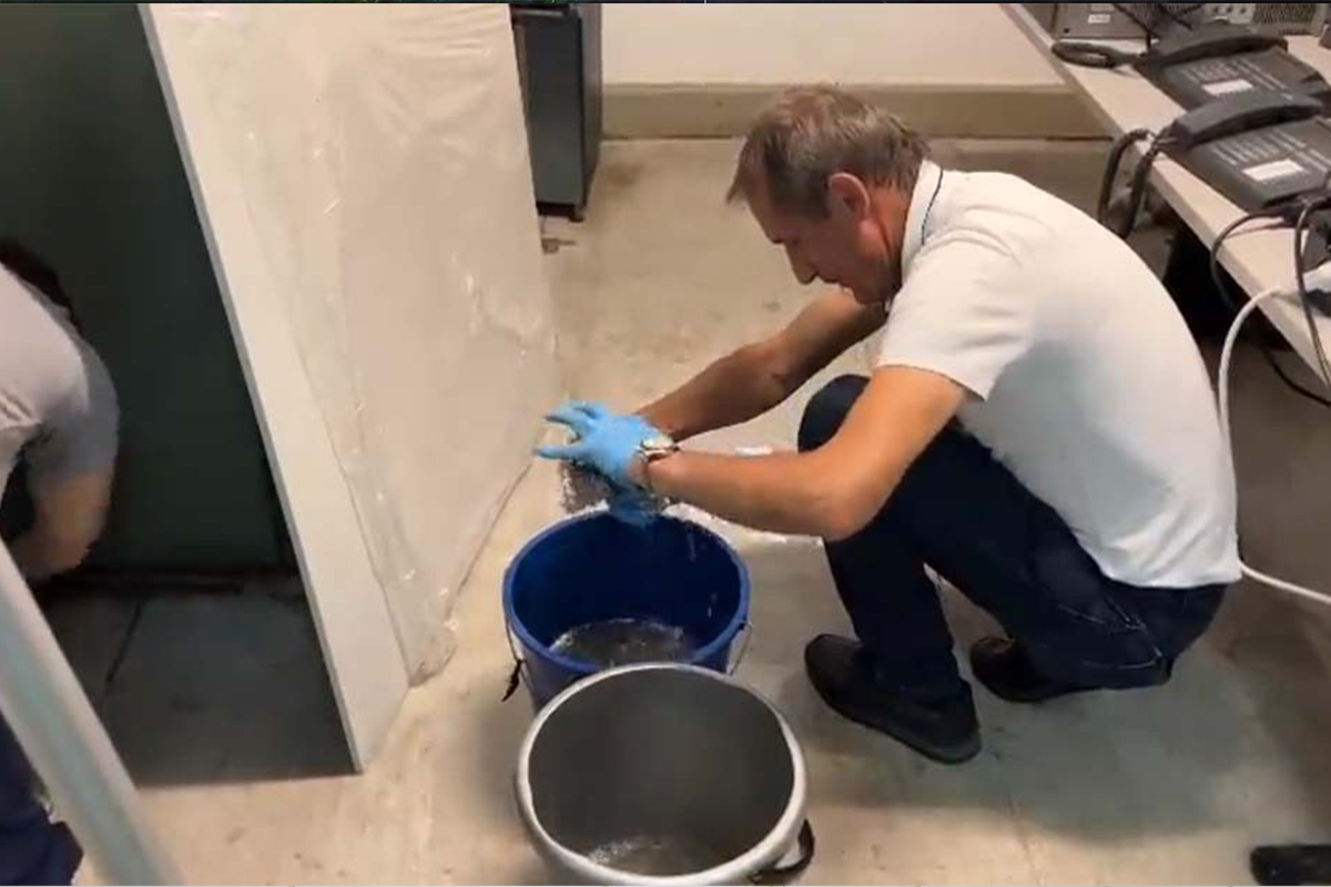 Almanya Büyükelçiliğini su bastı