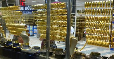 Altının gram fiyatının bin TL’nin altına gerilemesi kuyumcuları hareketlendi