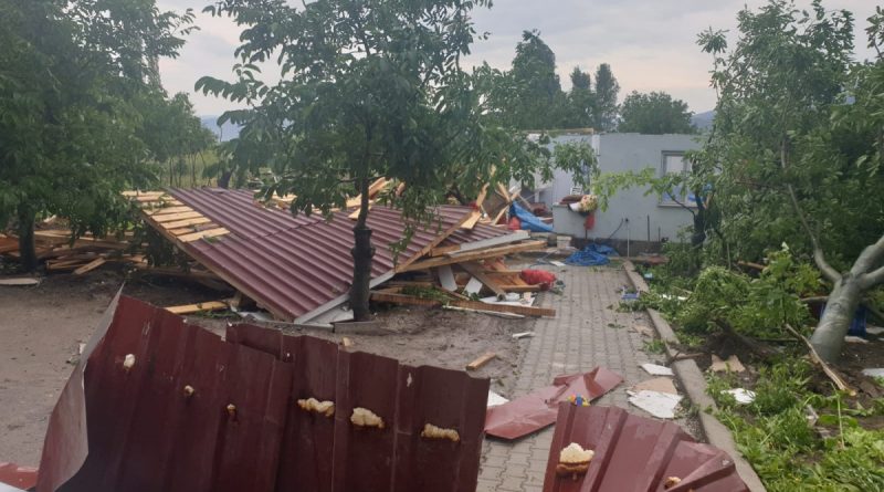 Amasya’da hortum ve sel dehşeti kamerada