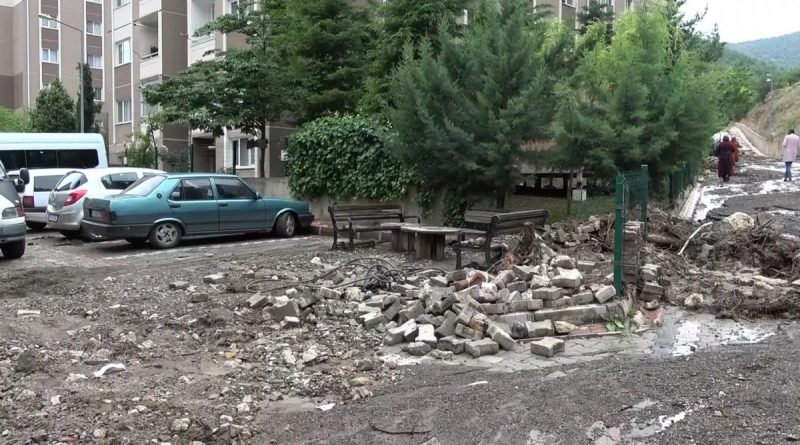 Amasya'da sel ve hortum