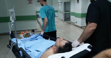 Amca oğulları arazi anlaşmazlığı kavgasında birbirlerini bıçakla ağır yaraladılar