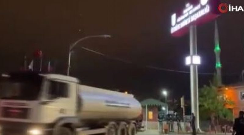 Ankara Büyükşehir Belediyesi Marmaris’te devam eden yangına 14 araç ve 32 personel ekip gönderdi