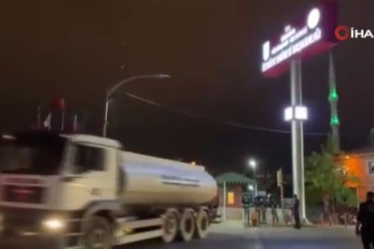 Ankara Büyükşehir Belediyesi Marmaris’te devam eden yangına 14 araç ve 32 personel ekip gönderdi