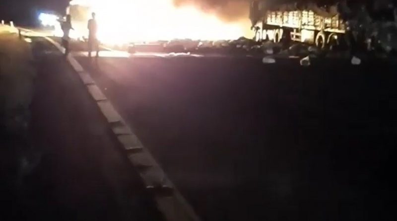 Ankara’da iplik taşıyan tır ile karpuz taşıyan tır çarpıştı: 1 yaralı